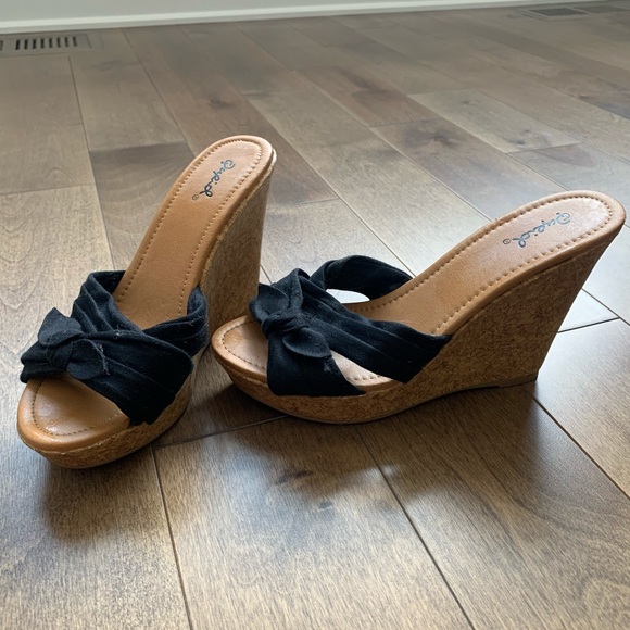 Qupid wedge sandal worth black bow - Picture 1 of 5